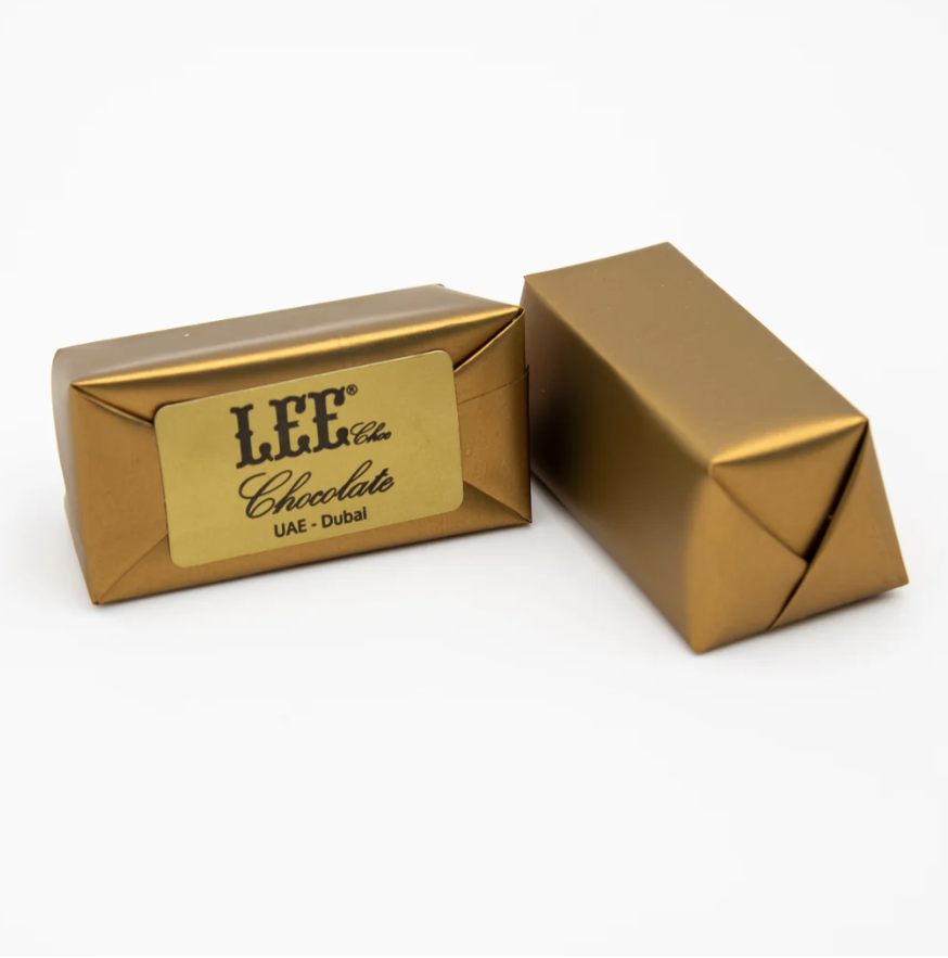 Lee Schokolade mit Haselnusscreme und Haselnuss