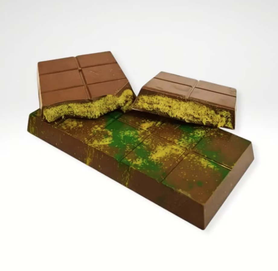 LEE Dubai Kunafa Chocolate Bar 200g