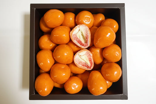 Gefriergetrocknete Erdbeeren in Schokolade mit Orangenaroma