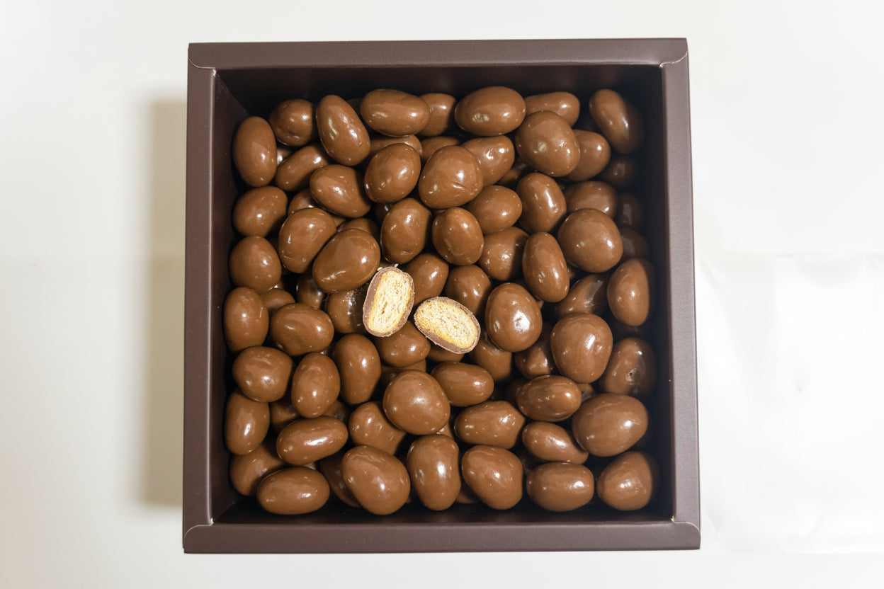 Kekse-Dragee mit Vollmilchschokolade-Überzug